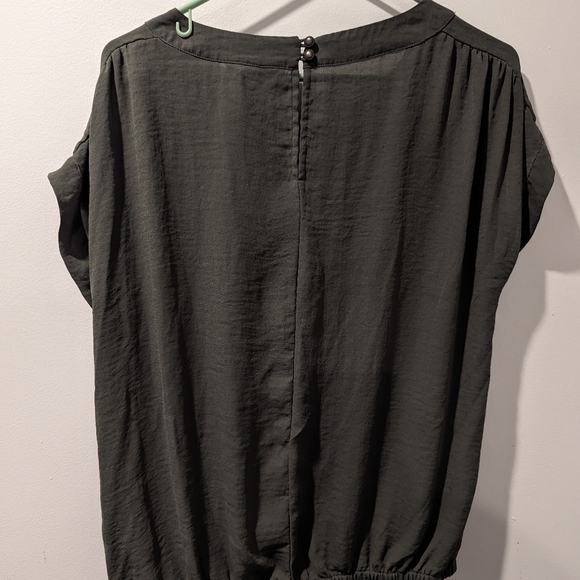 A.N.A Olive Short Sleeve Top - Picture 3 of 3